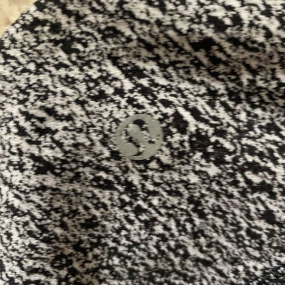 Lululemon size 4 leggings - Picture 5 of 5